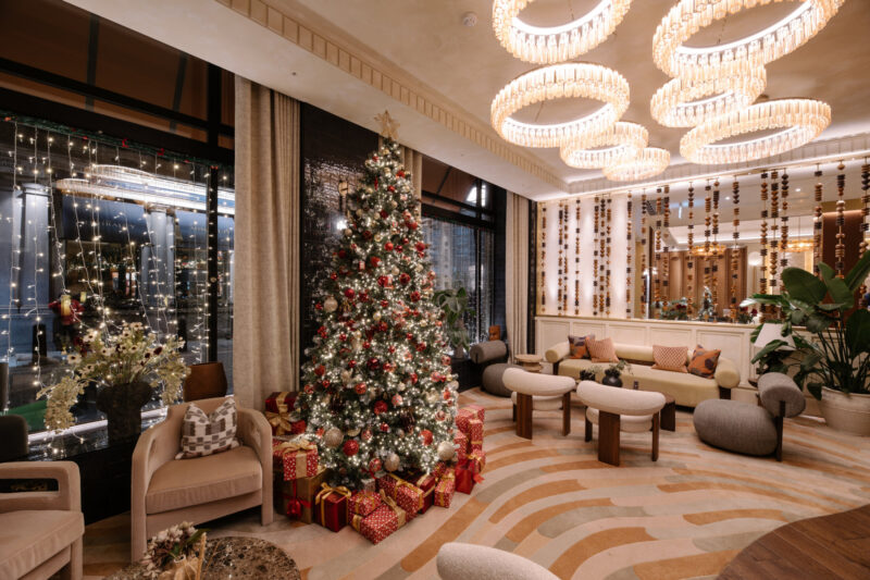 Rockwell-Lobby_Christmas-Tree